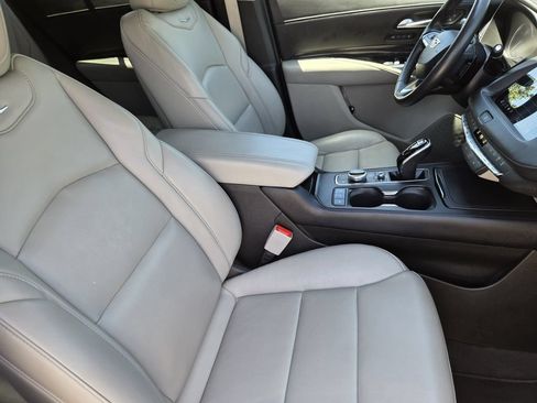 Used 2023 Cadillac XT4 Premium Luxury FWD image 19
