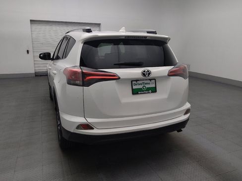 Used 2018 Toyota RAV4 LE FWD image 6