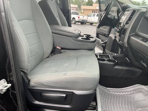 Used 2015 RAM 2500 Tradesman w/ Chrome Appearance Group AWD/4WD image 16
