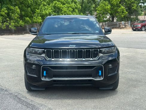 Used 2023 Jeep Grand Cherokee Overland w/ Advanced Protech Group III AWD/4WD image 2