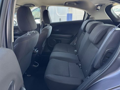 Used 2018 Honda HR-V LX image 7