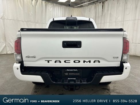 Used 2017 Toyota Tacoma Limited image 7