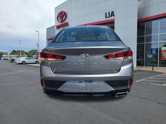 Used 2019 Hyundai Sonata SE w/ Cargo Package FWD video 4