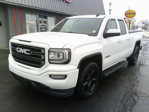 Used 2017 GMC Sierra 1500 SLE image 12