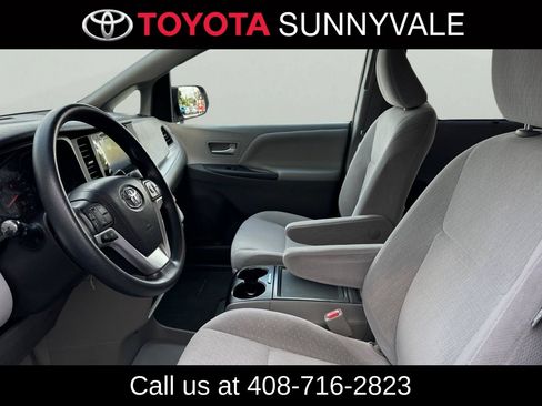 Used 2016 Toyota Sienna LE FWD image 14