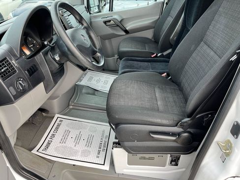 Used 2015 Mercedes-Benz Sprinter 2500 image 11