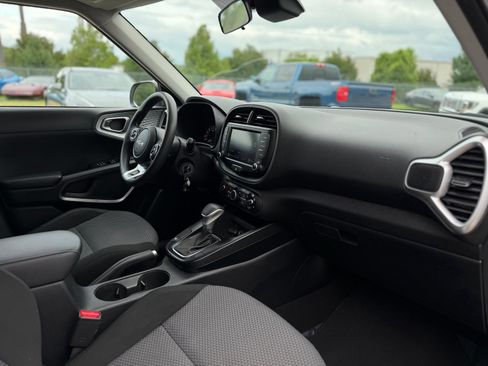 Used 2022 Kia Soul LX w/ Technology Package FWD image 21