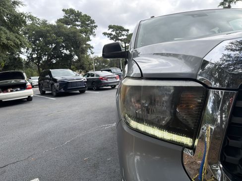 Used 2018 Toyota Tundra SR5 w/ SR5 Upgrade Package RWD image 12