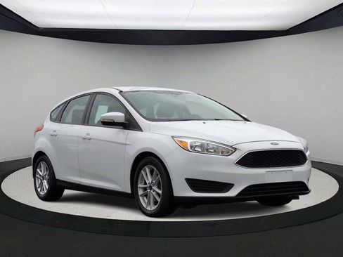 Used 2015 Ford Focus SE image 2