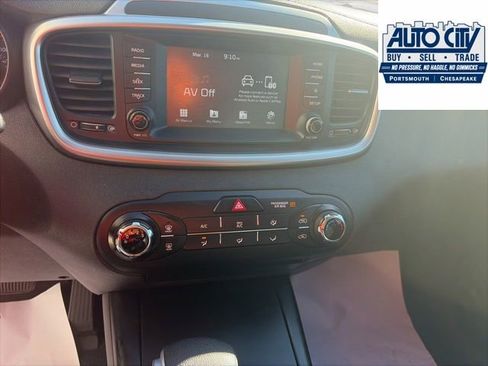 Used 2019 Kia Sorento AWD image 14