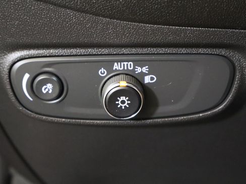 Used 2024 Chevrolet Equinox LT w/ LPO, Floor Liner Package FWD image 34