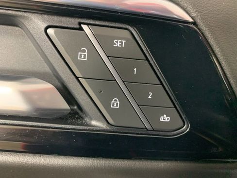 Used 2025 Chevrolet Tahoe Premier AWD/4WD image 18