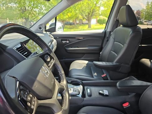 Used 2022 Honda Pilot Touring image 24