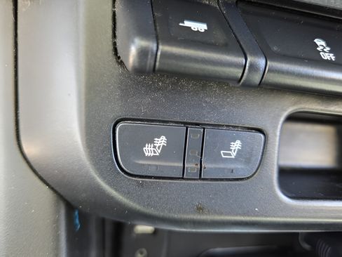 Used 2018 Chevrolet Colorado Z71 AWD/4WD image 21