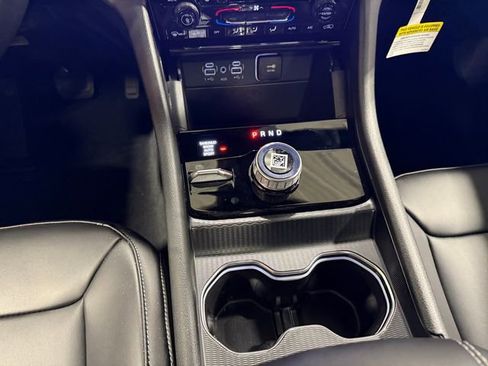 New 2025 Jeep Grand Cherokee Limited w/ Black Appearance Package image 18