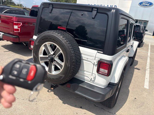 Used 2018 Jeep Wrangler Unlimited Sahara AWD/4WD image 15