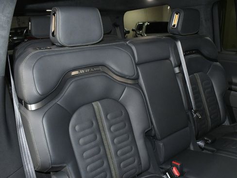 Used 2022 Rivian R1S Launch Edition image 18