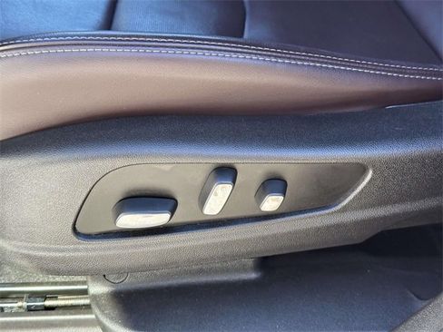 Used 2020 Cadillac XT6 Premium Luxury image 15