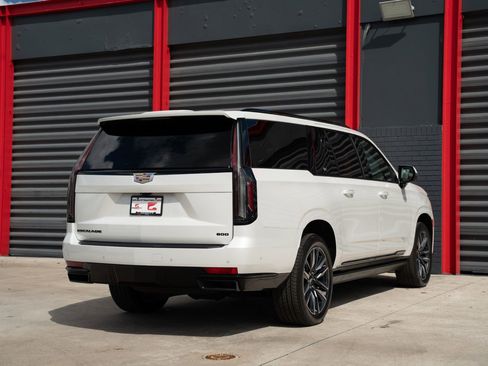 Used 2022 Cadillac Escalade ESV Sport Platinum image 12