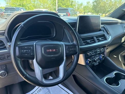 Used 2023 GMC Yukon XL SLT w/ SLT Premium Package AWD/4WD image 28