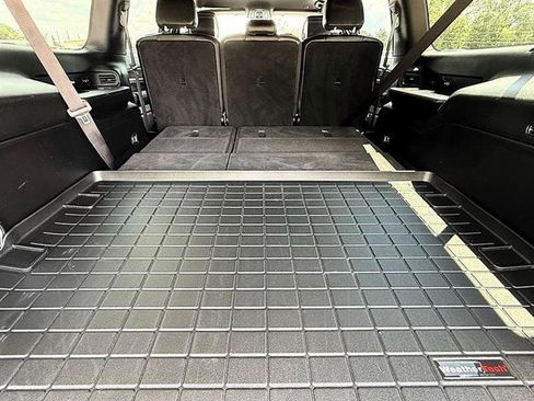 Used 2024 Jeep Wagoneer L Series II RWD image 18