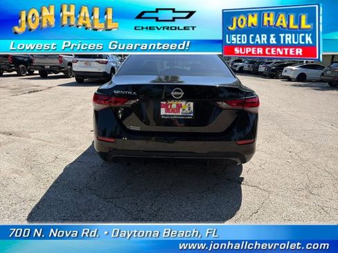 Used 2025 Nissan Sentra SV w/ SV Premium Package FWD image 12