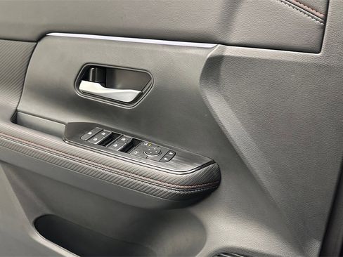 New 2026 Nissan Kicks SR w/ Cold Weather Package image 15