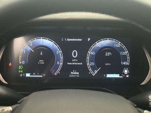 Used 2025 Jeep Grand Cherokee Limited image 13