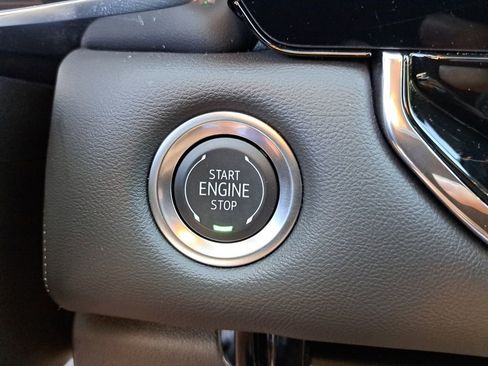 Used 2025 GMC Canyon Elevation image 26