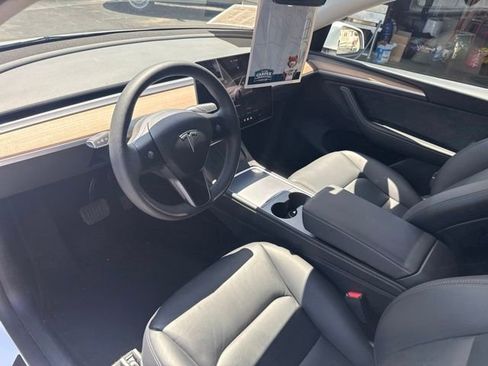 Used 2024 Tesla Model Y Long Range AWD/4WD image 11