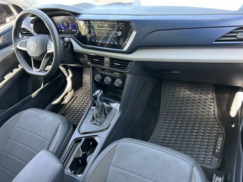 Certified 2023 Volkswagen Taos SE w/ Panoramic Sunroof Package FWD image 10
