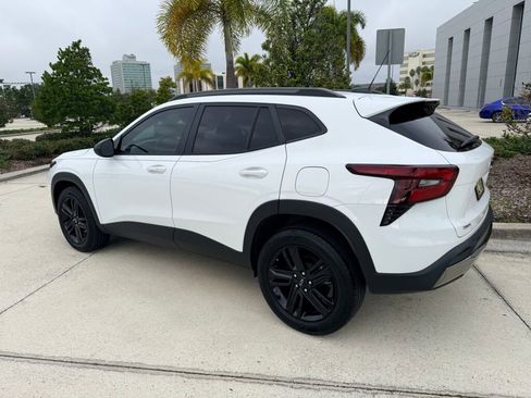 Used 2024 Chevrolet Trax ACTIV w/ Driver Confidence Package image 2