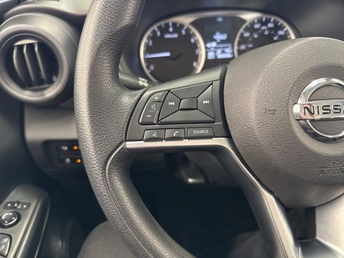 Used 2020 Nissan Kicks S image 18