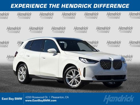 Used 2025 BMW X3 xDrive30i w/ Premium Package AWD/4WD image 1