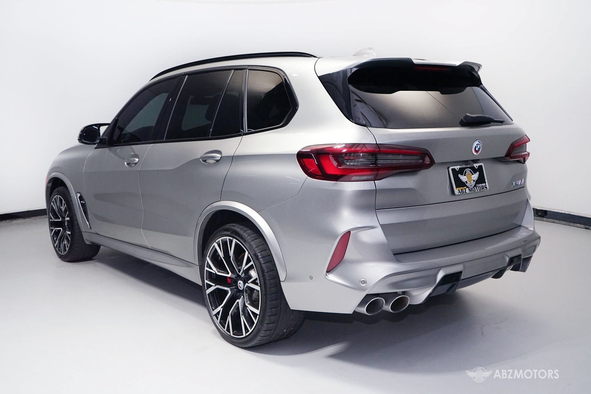 Used 2022 BMW X5 M w/ Executive Package AWD/4WD image 6