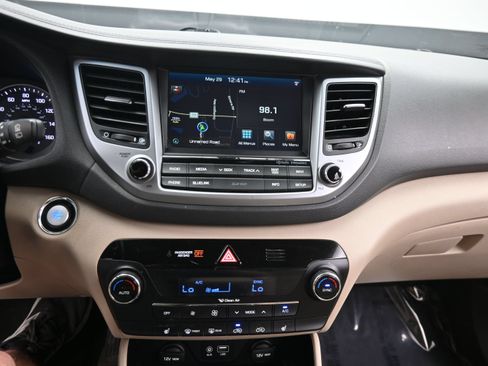Used 2016 Hyundai Tucson Limited FWD image 17