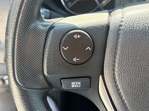 Used 2015 Toyota Corolla L FWD image 28