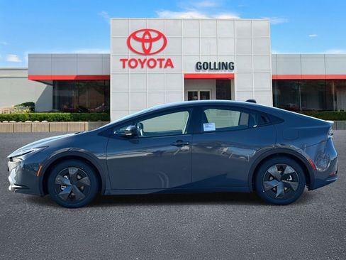 New 2026 Toyota Prius Plug-In Hybrid FWD image 5