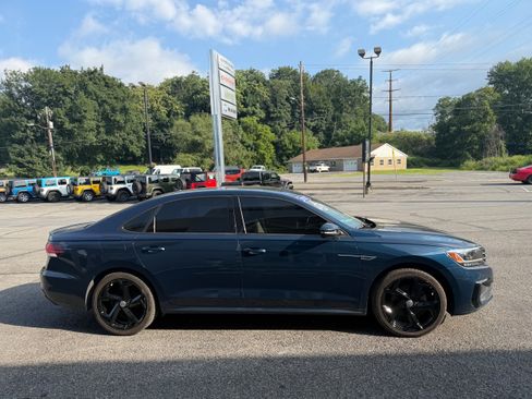 Used 2021 Volkswagen Passat 2.0T R-Line image 6