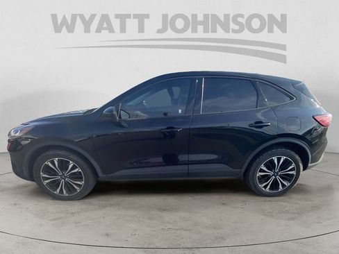 Used 2021 Ford Escape SE w/ SE Sport Appearance Package AWD/4WD image 4