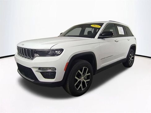 Used 2025 Jeep Grand Cherokee Limited AWD/4WD image 9