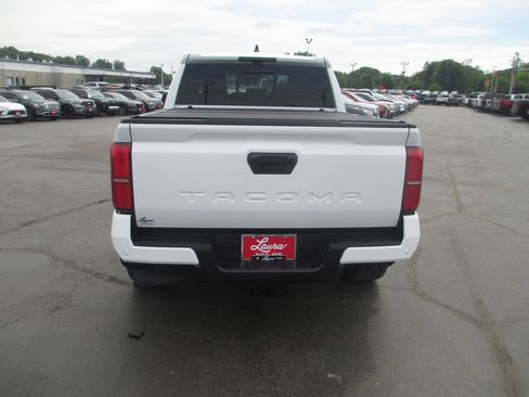 Used 2024 Toyota Tacoma TRD Sport w/ TRD Sport Premium Package AWD/4WD image 6
