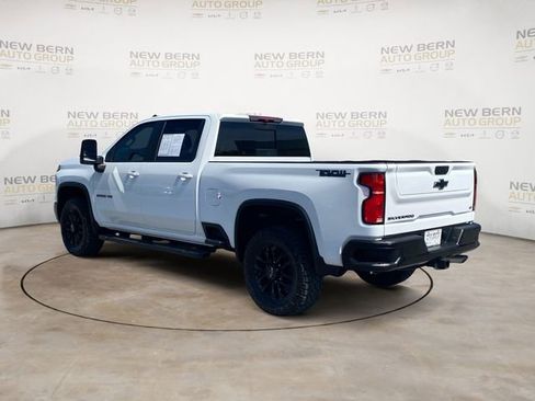Used 2025 Chevrolet Silverado 2500 LT w/ Trail Boss Package AWD/4WD image 3
