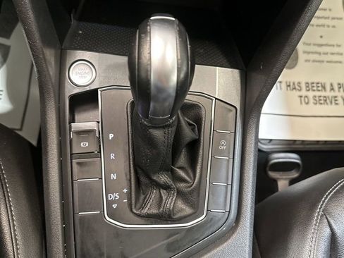 Used 2018 Volkswagen Tiguan SE image 28