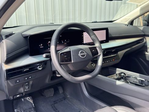 Used 2025 Nissan Murano SL AWD/4WD image 13