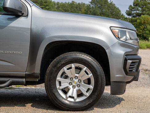 Used 2022 Chevrolet Colorado LT AWD/4WD image 5