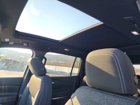 New 2026 Chevrolet Traverse LT w/ Sun and Wheel Package image 14