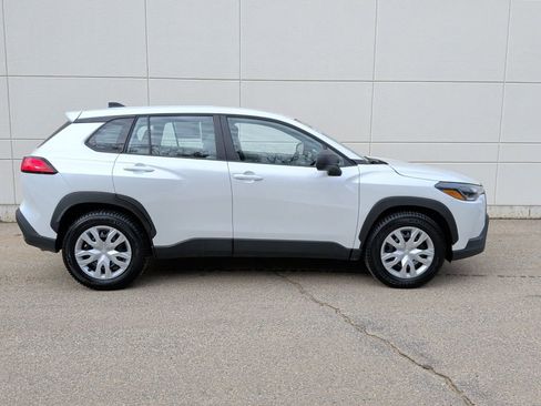 Used 2023 Toyota Corolla Cross L image 5