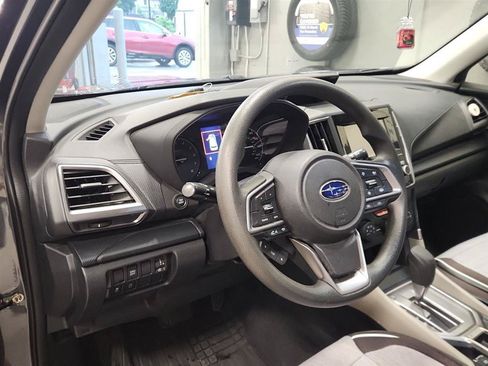 Used 2023 Subaru Forester AWD/4WD image 9