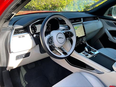 Used 2024 Jaguar F-PACE R-Dynamic S image 15